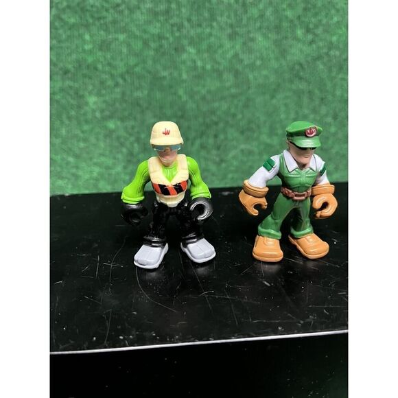 3 Jurassic WORLD Action Figure PLAYSKOOL HEROES Dino Tracker - Picture 2 of 4